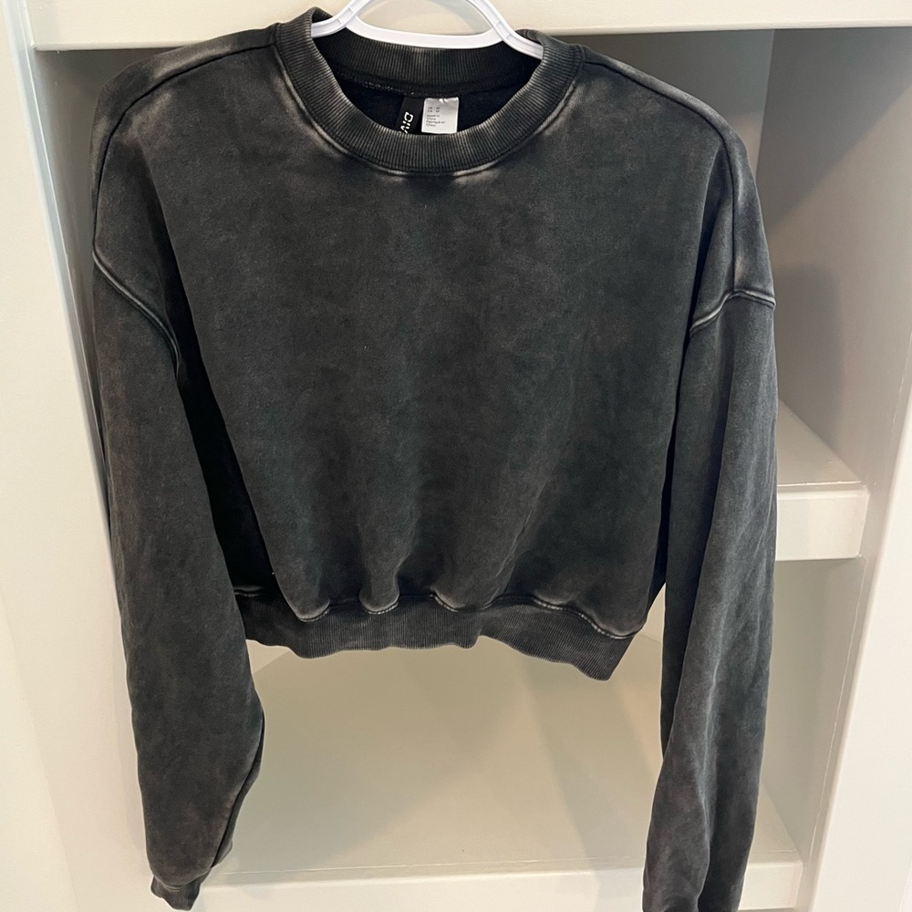 crop crewneck